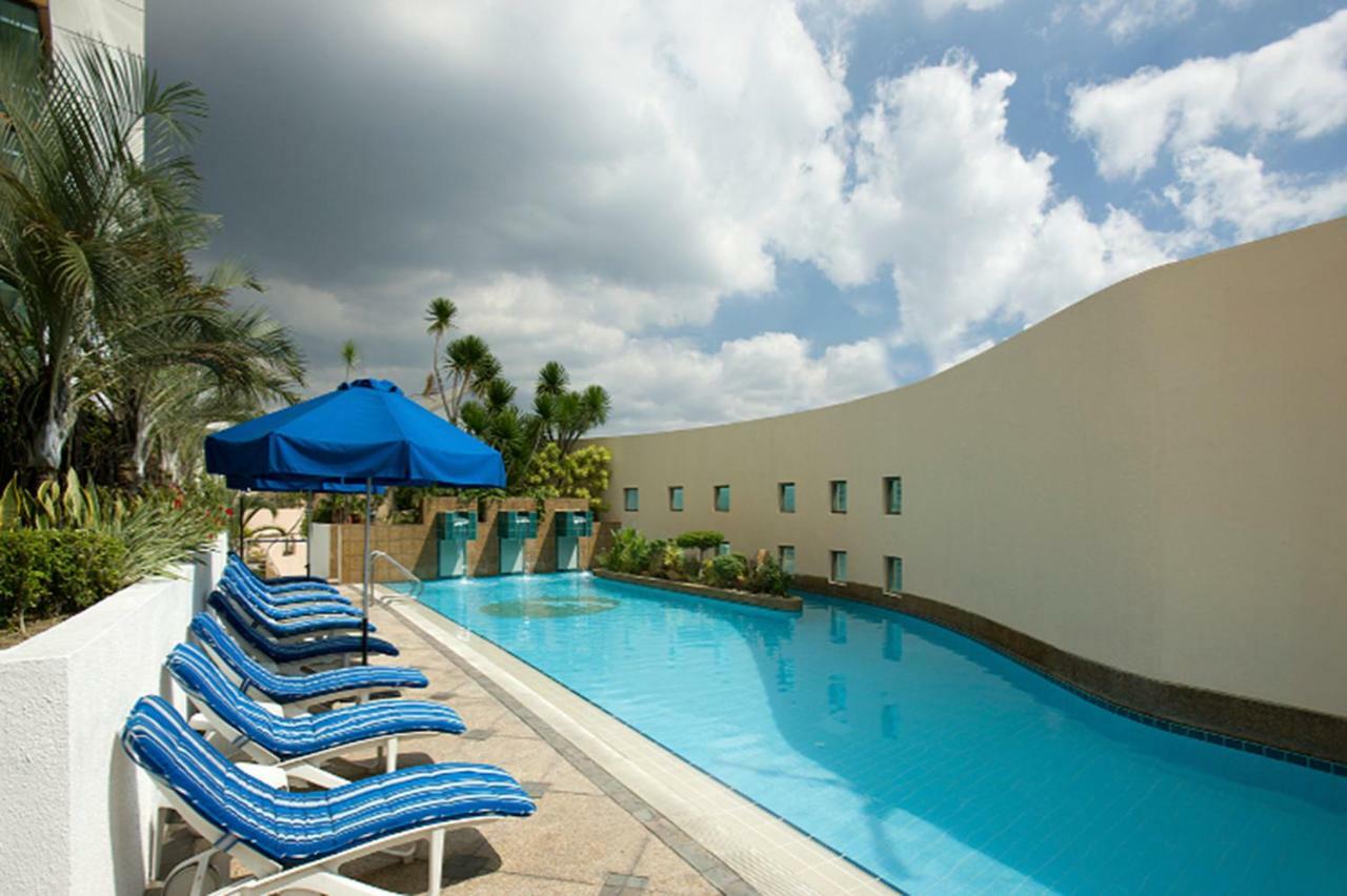 Fraser Place Manila Μακάτι Εξωτερικό φωτογραφία